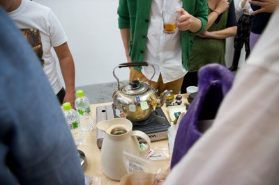 Precarious task #0 - Communal tea drinking